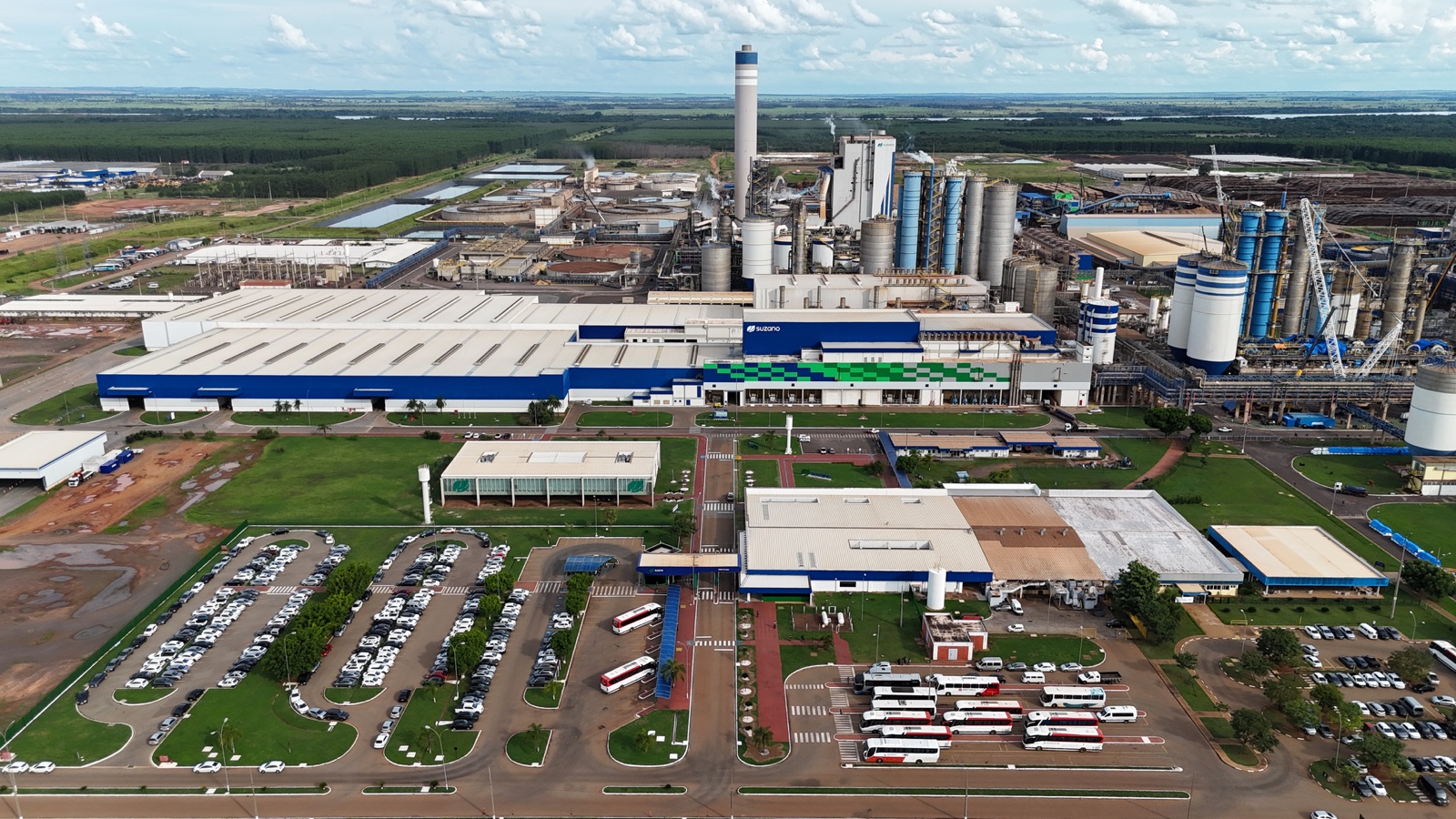 Vista aérea diurna da Suzano Unidade Três Lagoas durante o projeto Major Overhaul TG3